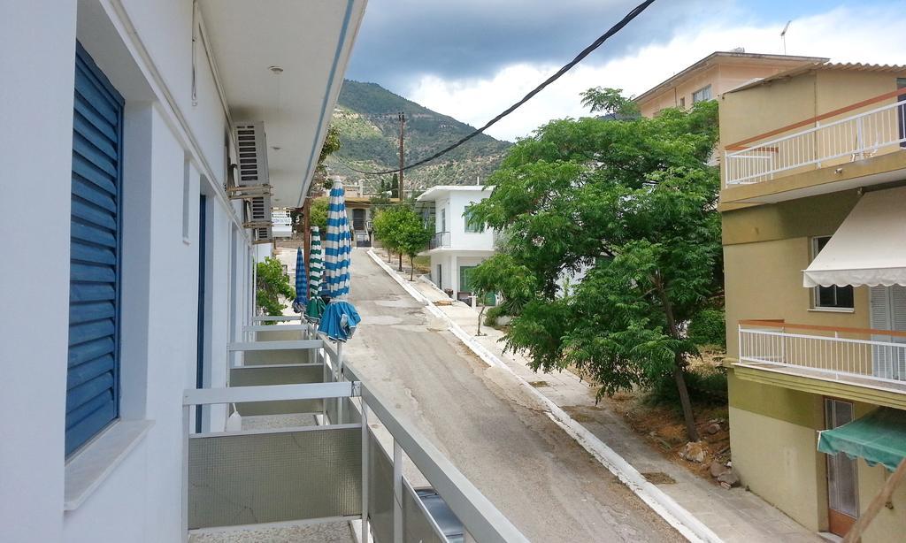 Πανσιόν Τζίνα Ξενοδοχείο Μέθανα Δωμάτιο φωτογραφία