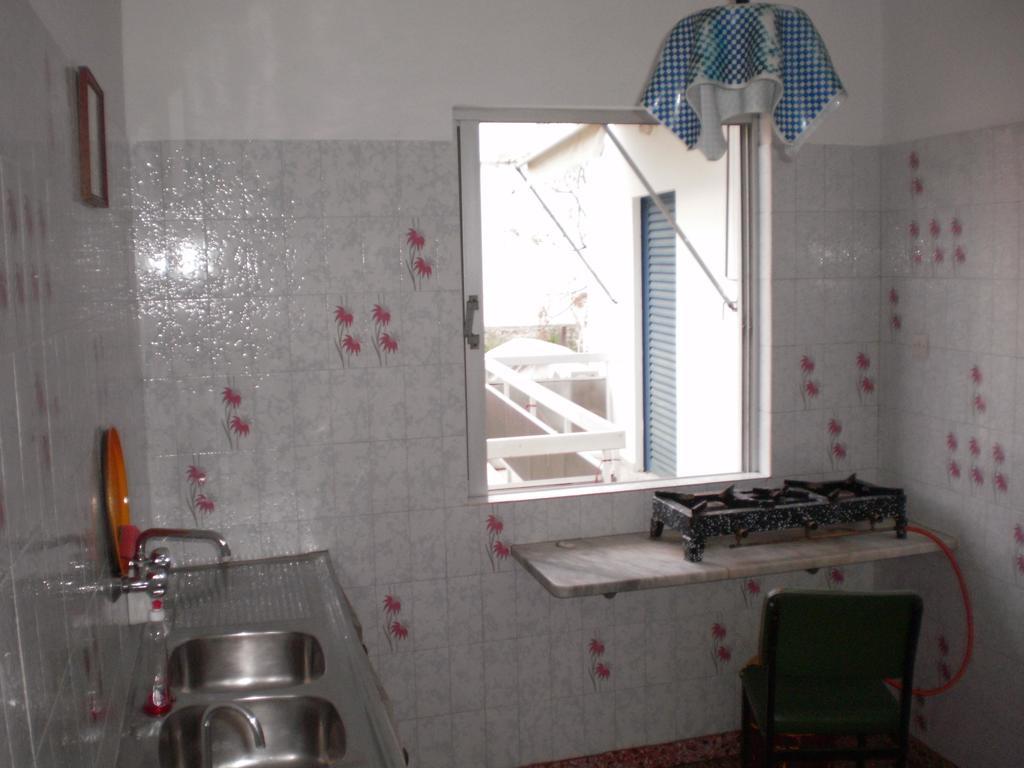 Πανσιόν Τζίνα Ξενοδοχείο Μέθανα Εξωτερικό φωτογραφία